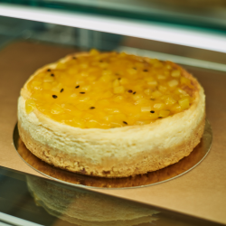 Sūrio pyragas su pasiflorais (bus tik Šventėms), 1 kg