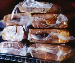 Naminis keptas kiaulienos vyniotinis su baravykais(nuo12.22), 400 g