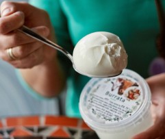 Burrata ožkų/karvių pieno, 100 g.