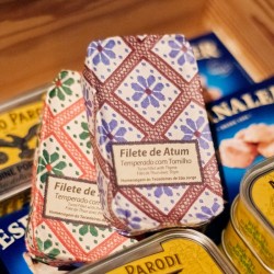 Konservuota tuno filė aliejuje (su įvairiais prieskoniais ir priedais), 120 g