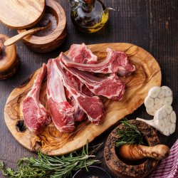 Ėrienos nugarinė su šonkauliais, 500 g