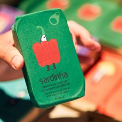 Sardinės organiniame alyvuogių aliejuje su organine raudonąja paprika, 88 g