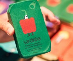 Sardinės organiniame alyvuogių aliejuje su organine raudonąja paprika, 88 g
