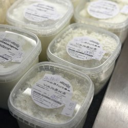 Natūrali ožkos pieno varškė "Močiutės", 200 g