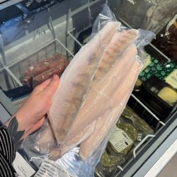 Sterko (sterkio) filė su oda, 800 g (šaldyta)