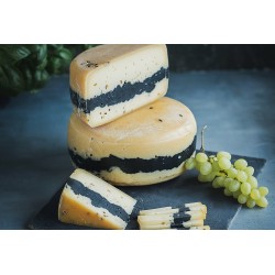 BOLERO sūris su ožragėmis ir kalendra, 200 g